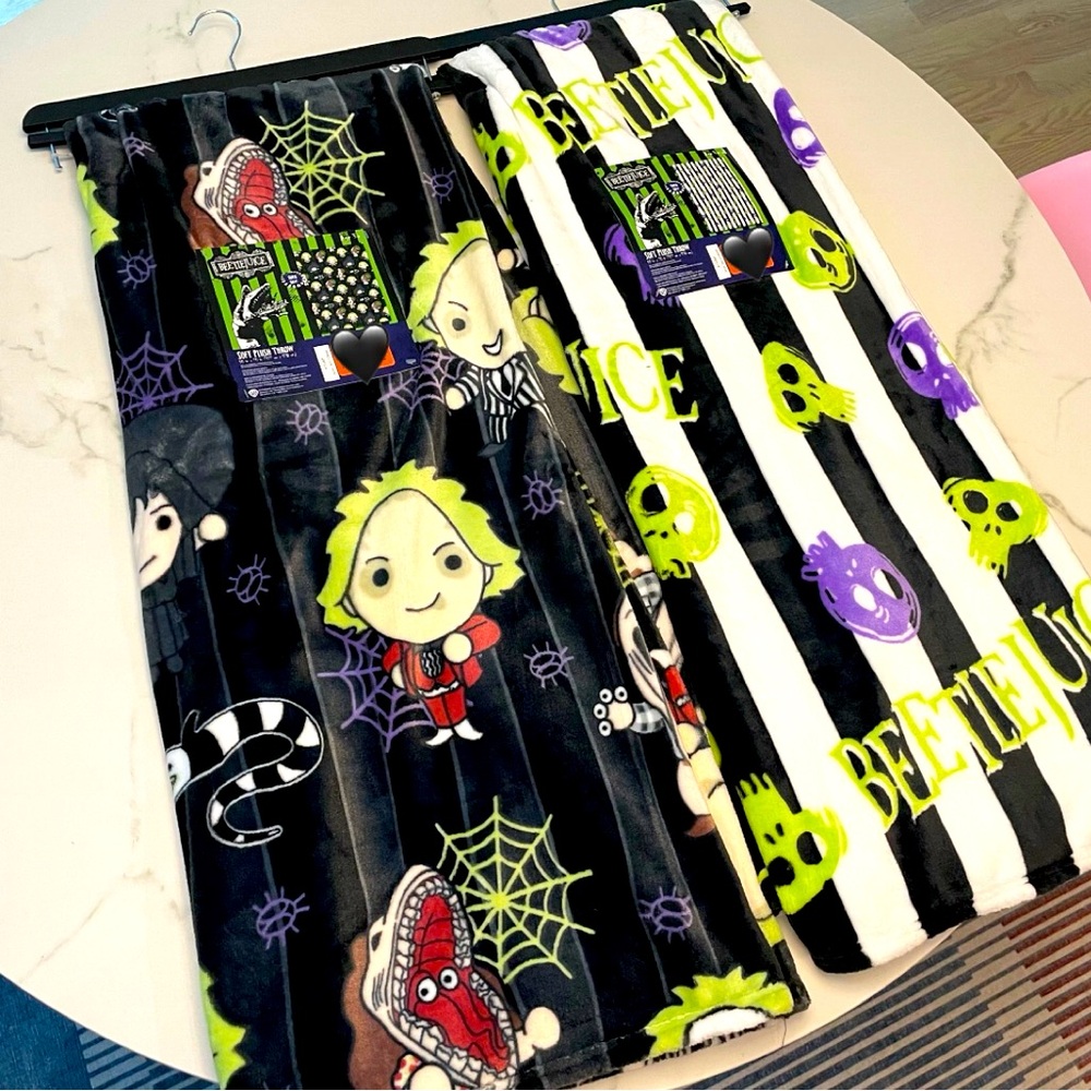 🖤🪲 BEETLEJUICE SOFT PLUSH THROWS 🪲🖤
